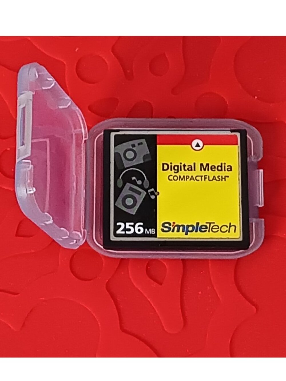 Digital Media Simple Tech Compact Flash Memory Card (256MB) + Protective Case